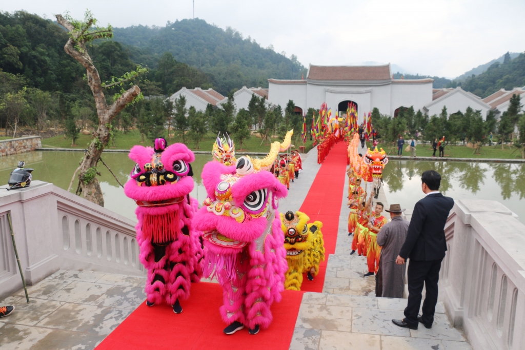 Tour Du Xuân Ninh Bình - Hạ Long - Yên Tử 3 Ngày 2 Đêm