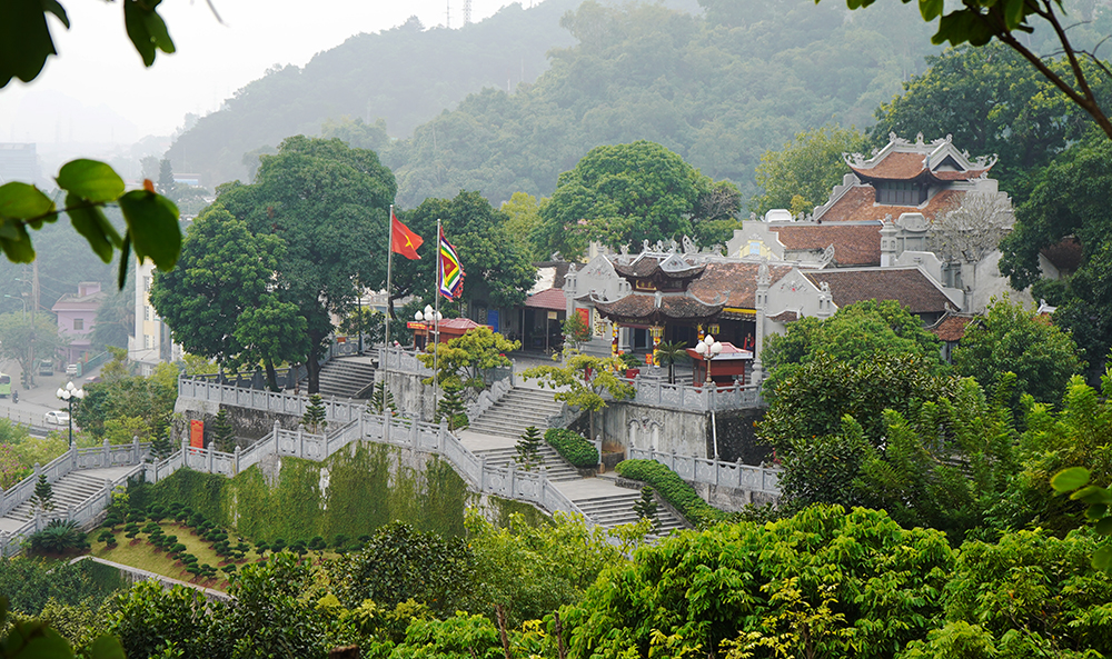 Tour Đền Cửa Ông - Đền Cửa Suốt - Chùa Cái Bầu - Hạ Long - Chùa Ba Vàng 1 Ngày